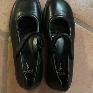 Ecco Black Mary Jane Leather Shoes size 9